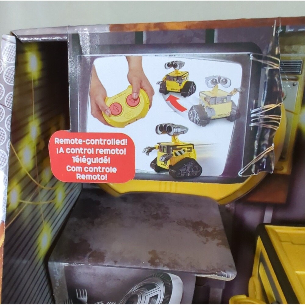Disney/Pixar Hello Wall-E Remote Control Robot Lights/Sounds Mattel GPN30 NIB - Picture 3 of 9